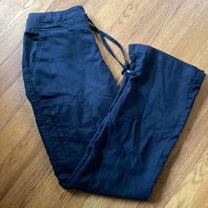 Black Scrubs from the Grey’s Anatomy Classic By Barco (xs with 6 pockets)